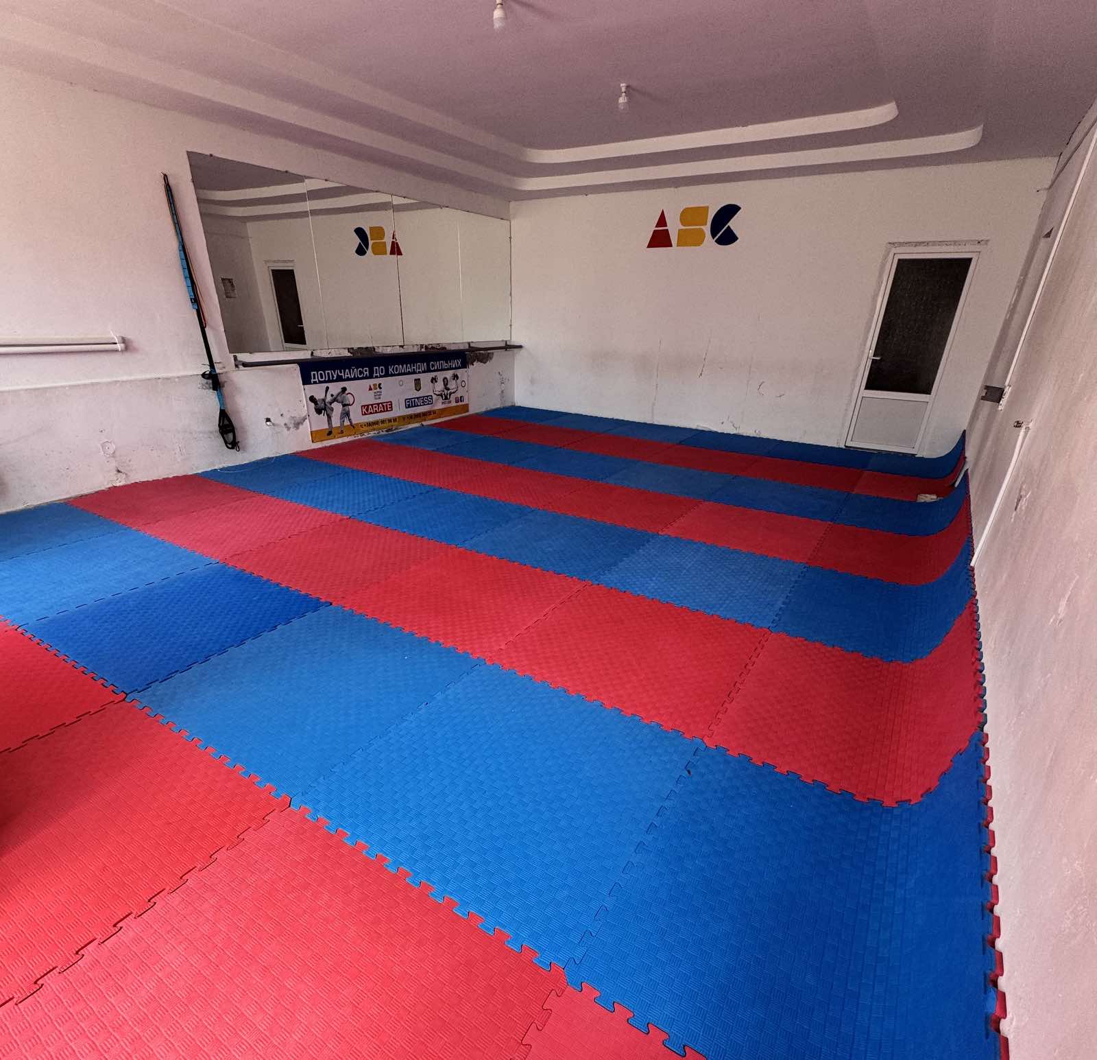 Зал в районі Герца