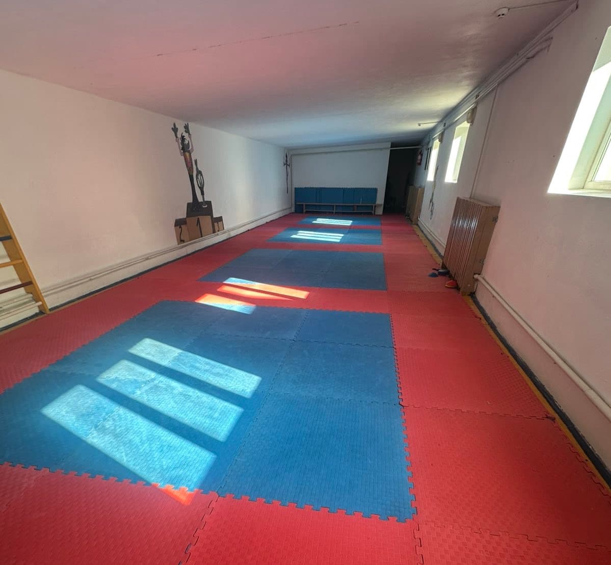 Зал в районі Садгора